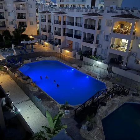 Mycyprusstay - Royal Seacrest Poolside Sunset Appartement Paphos