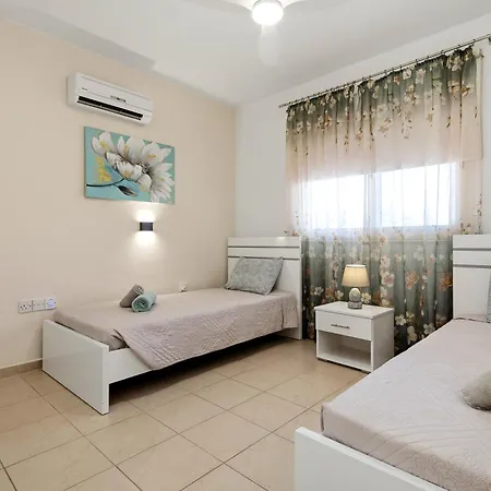 Mycyprusstay - Royal Seacrest Poolside Sunset Appartement *